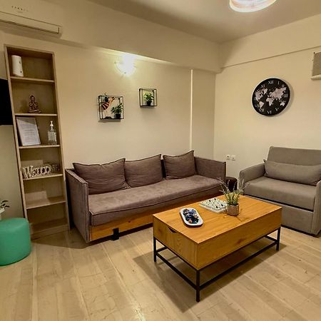 Central Studio Semi-Basement Heraklion  Bagian luar foto