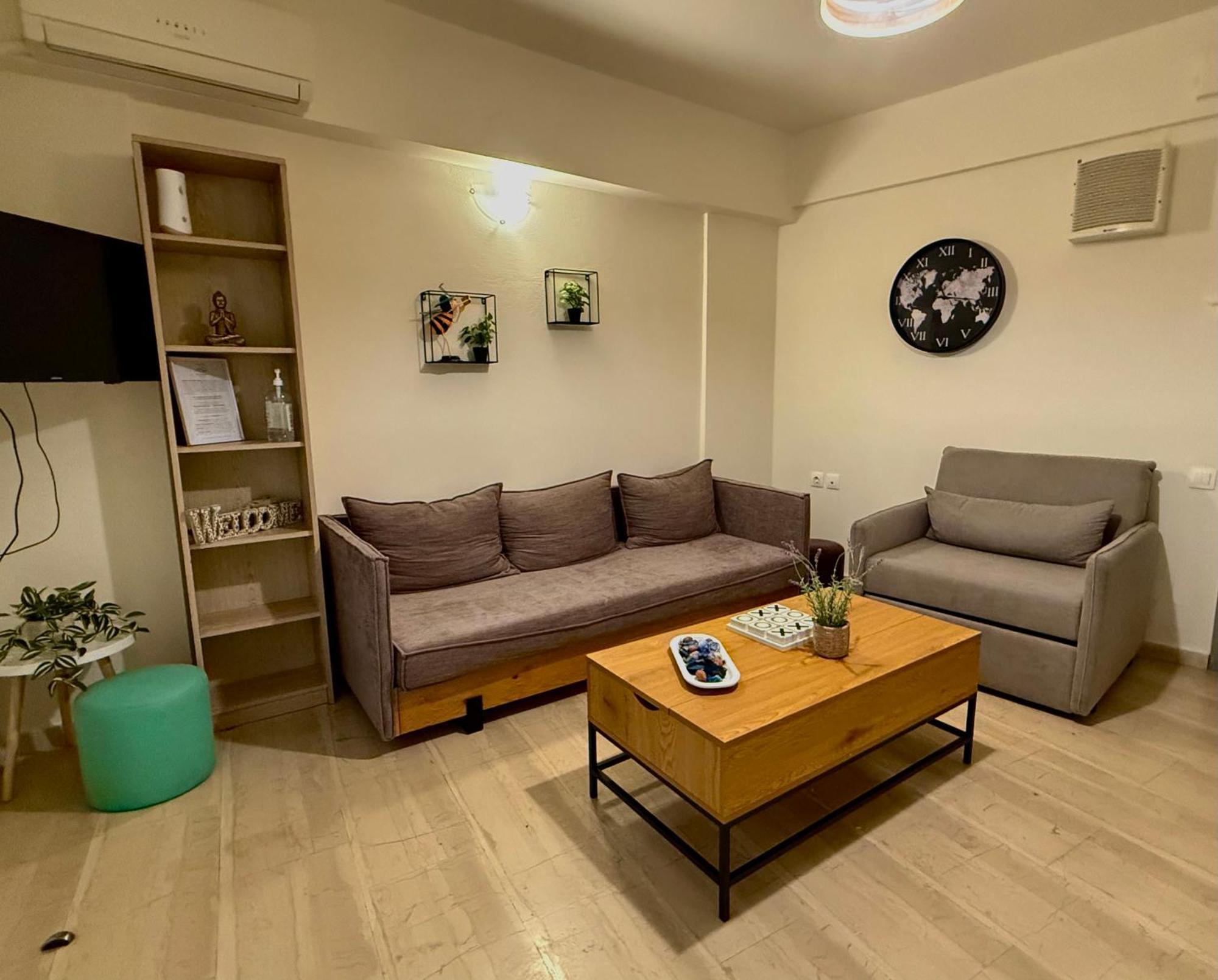 Central Studio Semi-Basement Heraklion  Bagian luar foto